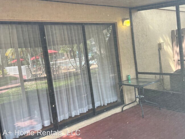 Building Photo - 2 br, 2.5 bath House - 2777 N. Poinciana B...