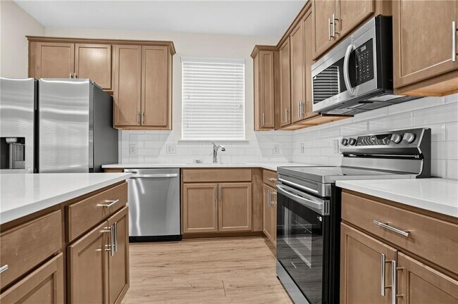 Building Photo - 4933 Longview Walk