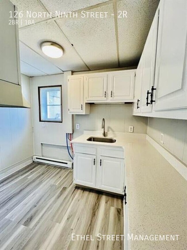 Building Photo - Newly Renovated 2-Bedroom Apartment