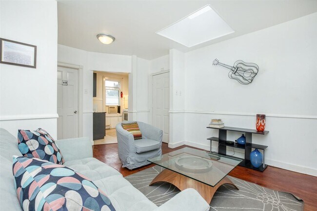 Foto del edificio - 154 Van Horne St