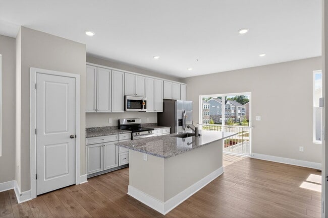 Building Photo - 5527 Aberdeen Pl