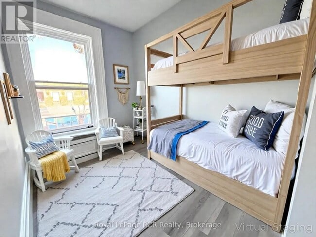 Photo du bâtiment - 844 2nd Ave E