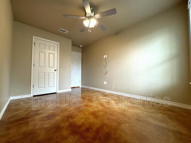 Building Photo - 1013 Bandera Ct