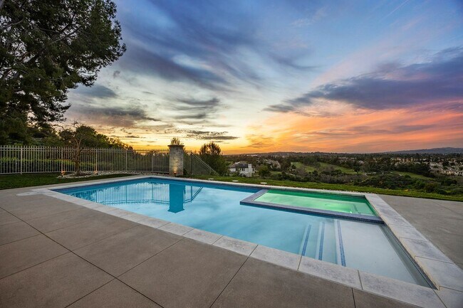 Foto del edificio - 2309 Skyline Dr