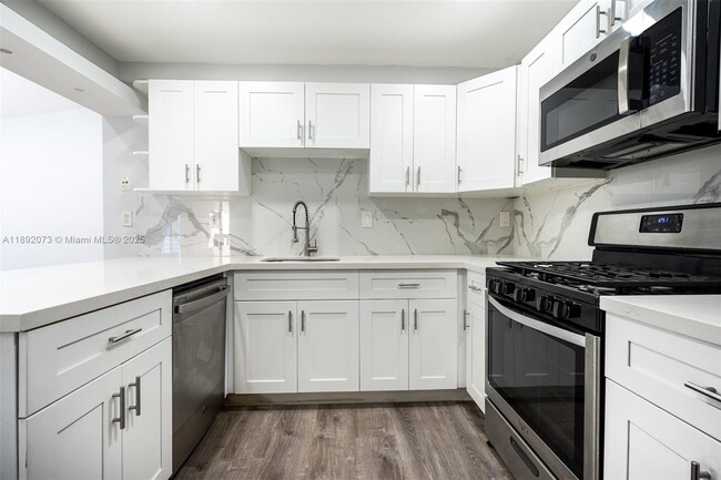 Building Photo - 6211 SW 116th Pl