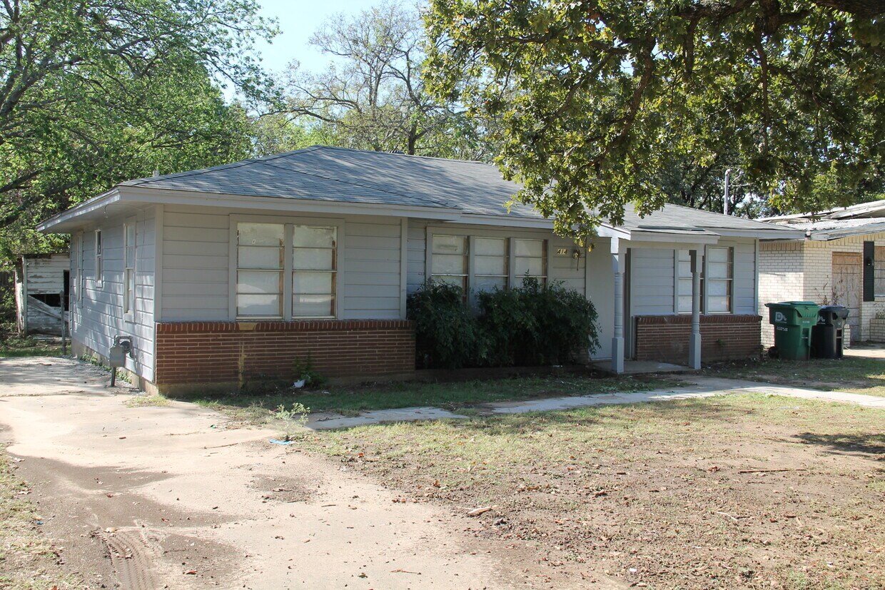Foto principal - $1295. Simple small house. Great value for...