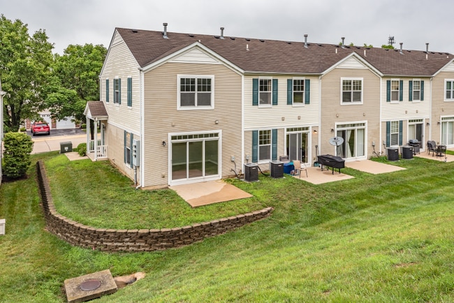 Building Photo - 4839 Heritage Heights Cir