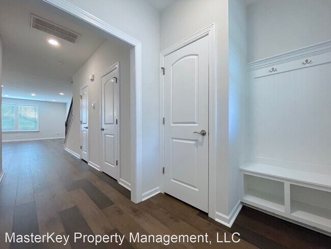 Building Photo - 3 br, 2.5 bath House - 220 Vista Creek Pl