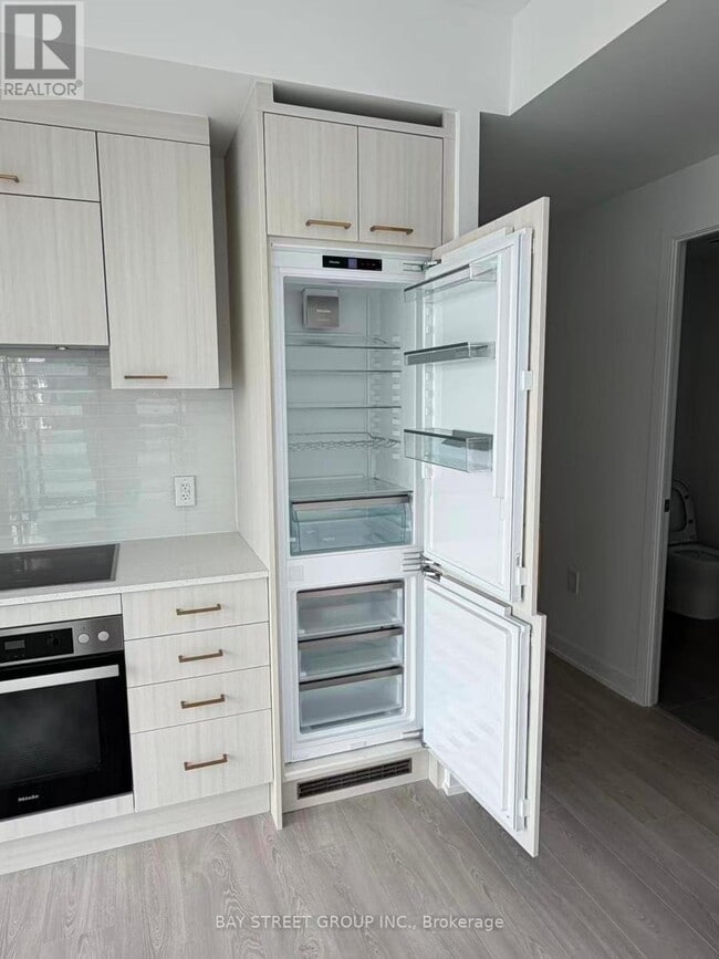 Building Photo - 634 Church St