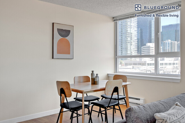 Foto del edificio - 2515 4th Ave