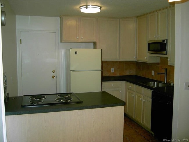 Building Photo - 56 Willieb St
