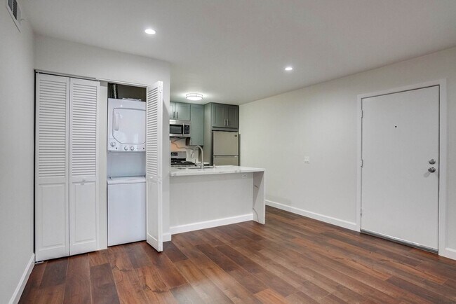 Foto del interior - 4040-4060 S Hoover St (B)