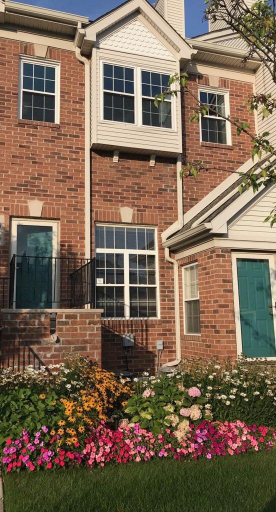 Front entrance - 1919 Campau Farms Cir