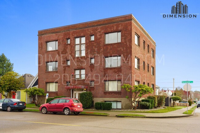 Interior Photo - 2331 Rockefeller Ave
