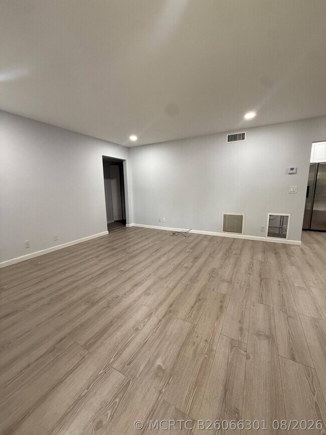 Building Photo - 403 Pine Glen Ln