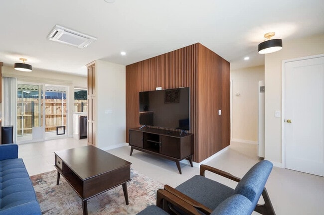 Building Photo - 10921 Polaris Dr