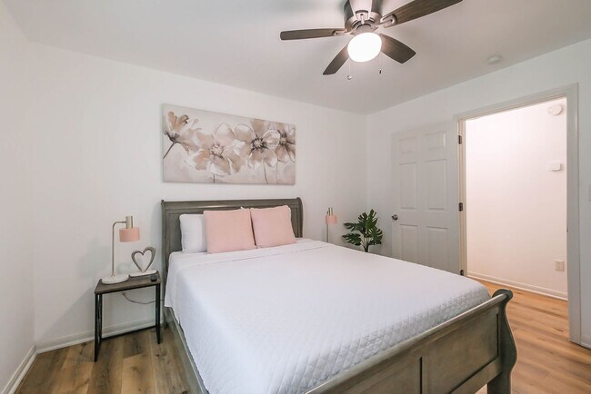 Foto del edificio - 6705 Lodge St