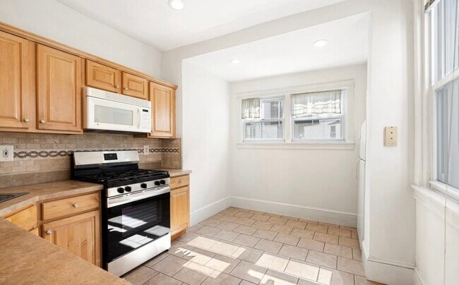 Building Photo - 871 N 22nd St
