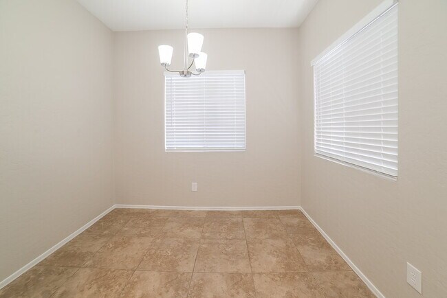 Building Photo - 6522 S 10th Dr