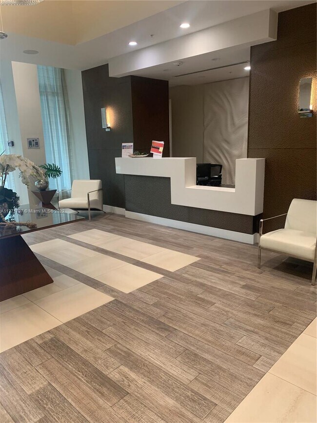 Foto del edificio - 7875 NW 107th Ave