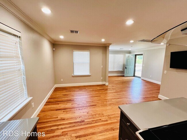 Foto del edificio - 2 br, 2 bath House - 524 NW 51st St.