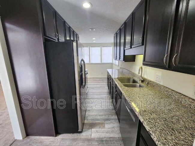 Foto del edificio - 44 Allendale Ln