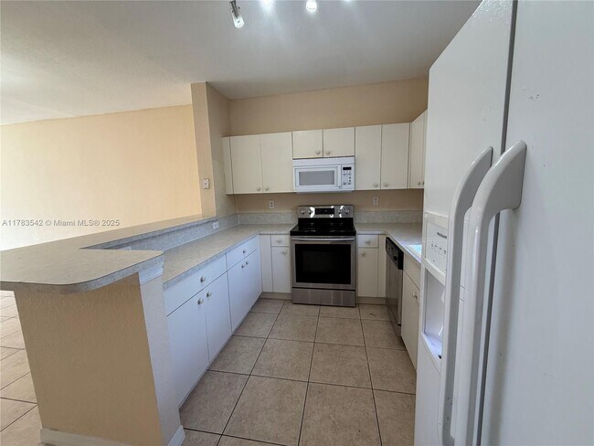 Foto del edificio - 20437 NW 15th Ave