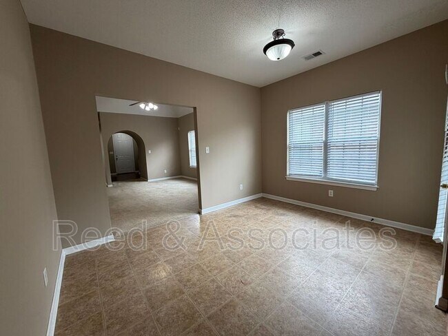 Foto del edificio - 7209 Grapetree Trail