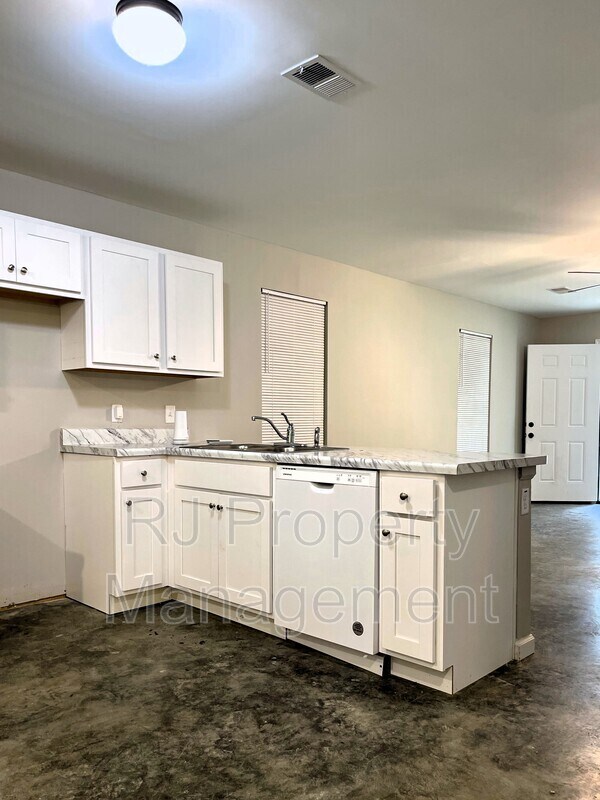 Foto del edificio - 4589 Range Line Rd
