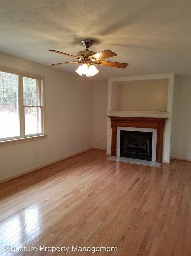 Foto del edificio - 3741 Robinson Rd