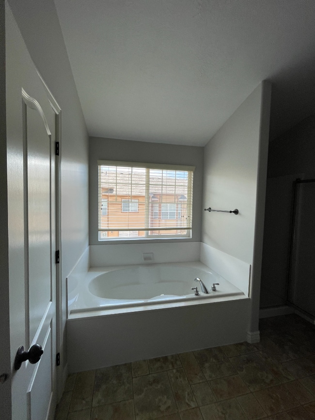 Photo - 14771 S Falkland Cove Apartment