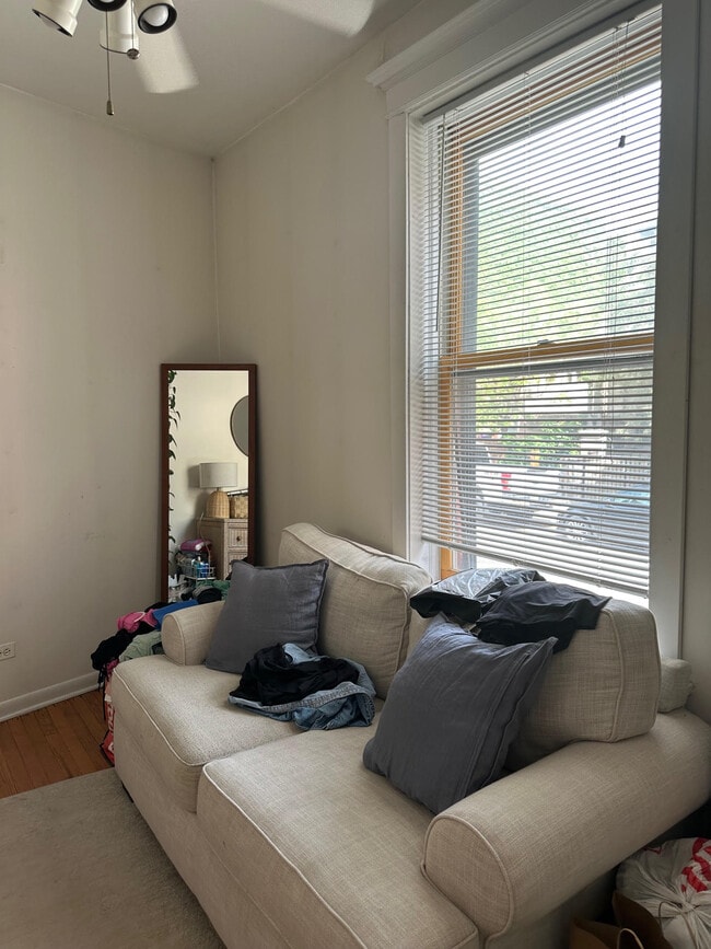 Building Photo - 719 Oakdale W Ave