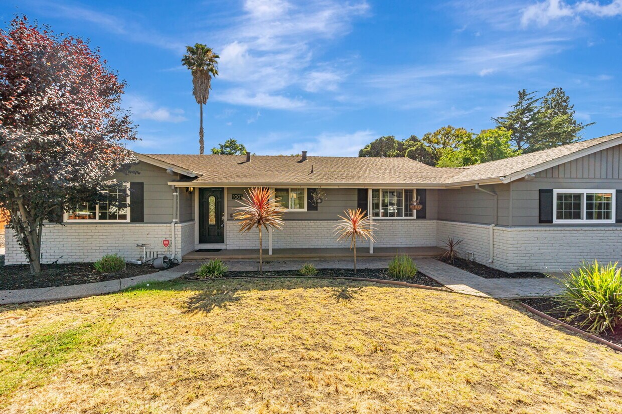 Foto principal - 1001 Oak Grove Rd