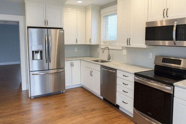 Building Photo - 7237 Osceola Dr