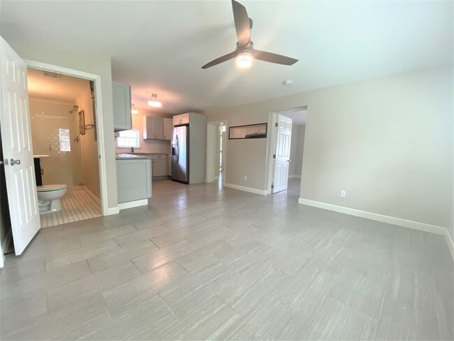 Building Photo - Roppo (561 SWB)