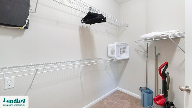 Foto del edificio - 2300 Tapestry Park Dr