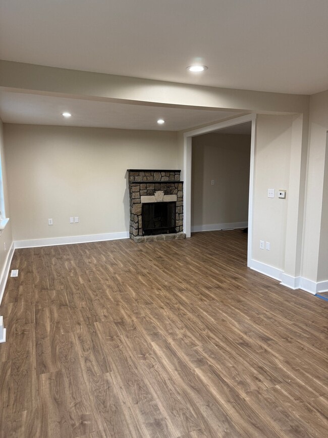 Building Photo - 305 Crusher Way