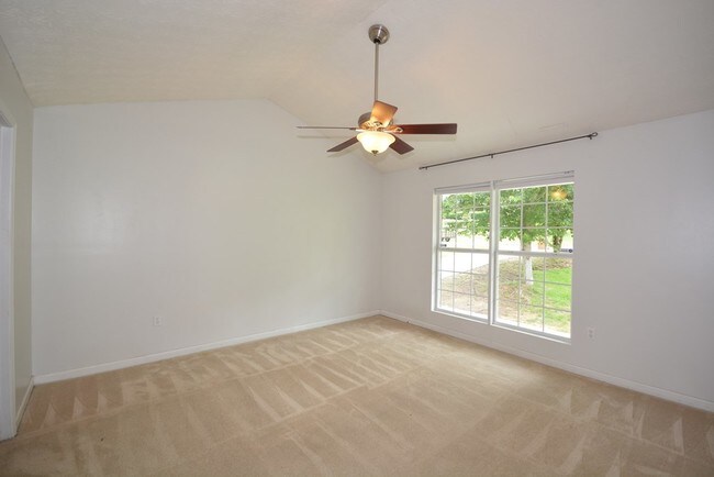 Building Photo - 4748 Rhett Dr