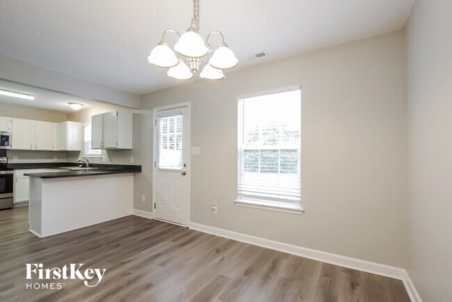 Building Photo - 2819 Rosemeade Dr