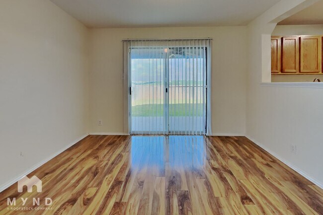 Foto del edificio - 24251 Saffron Plum