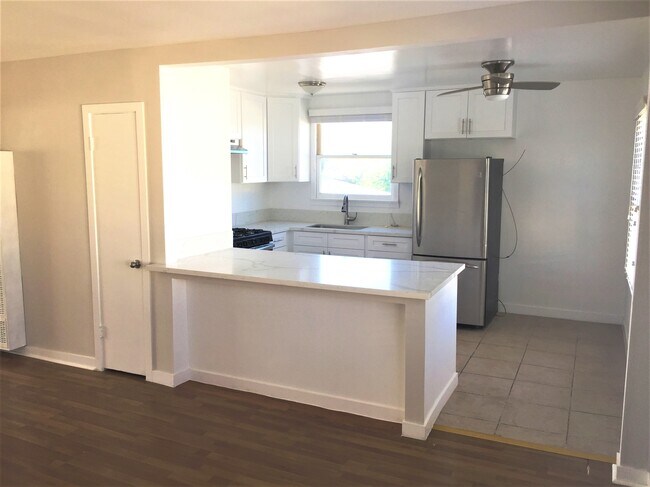 Foto del edificio - 12641 Vanowen St