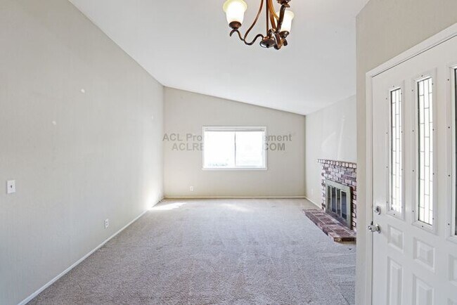 Building Photo - 8390 Cypress Ct