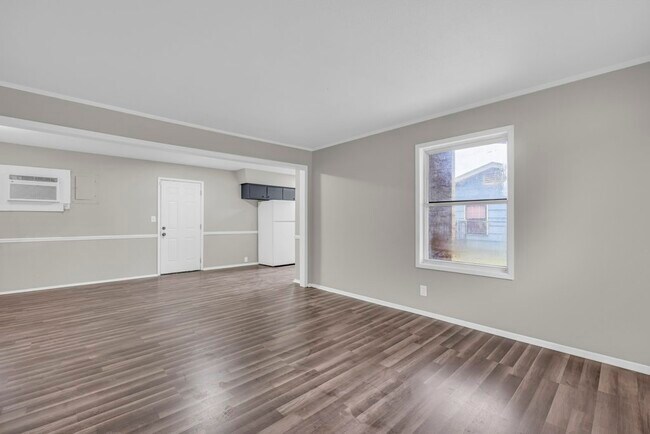 Building Photo - 405 Summerhaven Dr