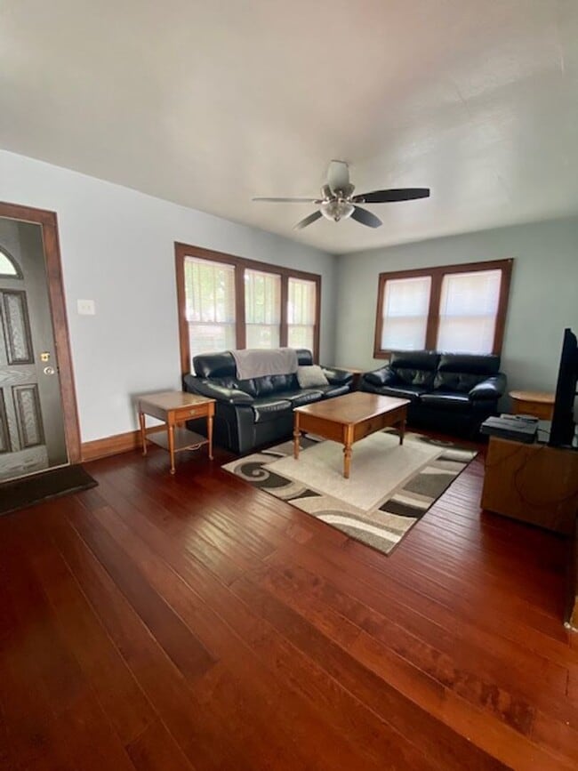 Foto del edificio - Charming 2 Bedroom 1 Bath Single Family Home!
