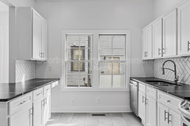 Foto del edificio - 1508 Bailey Ave