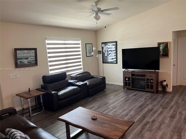 Foto del edificio - 9003 Largo Cir