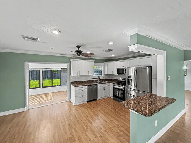 Foto del edificio - 150 SE 5th Ct