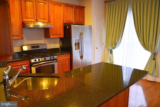 Building Photo - 13700 Maple Sugar Ln