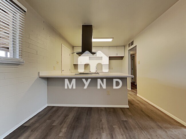Building Photo - 10021 N 16th Dr