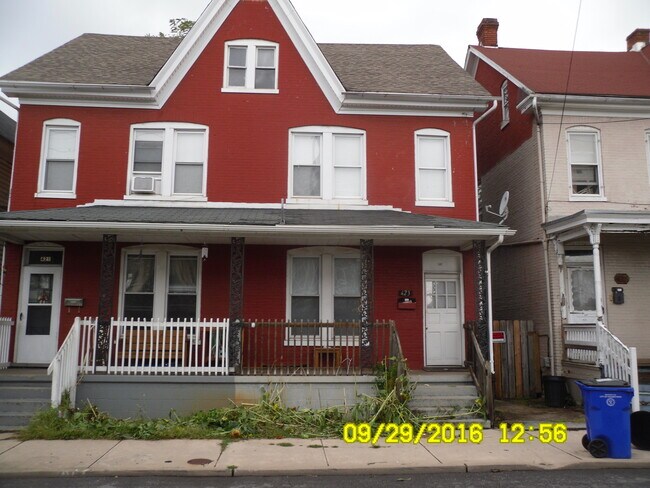 Building Photo - 421-423 N Mulberry St
